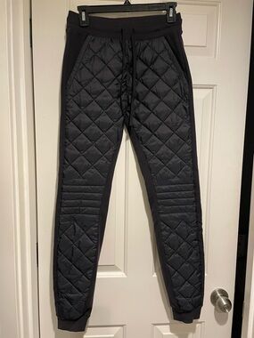 Alo Yoga Black Quilted Slim Joggers Womens Drawstring Puffer Pants.Sz M